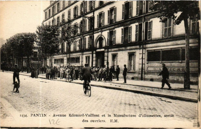 Carte postale ancienne Pantin Avenue Edouard Vaillant et Manufacture d'allumettes à Pantin