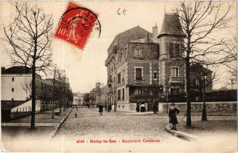 Carte postale ancienne Noisy-le-Sec Boulevard Gambetta à Noisy-le-Sec