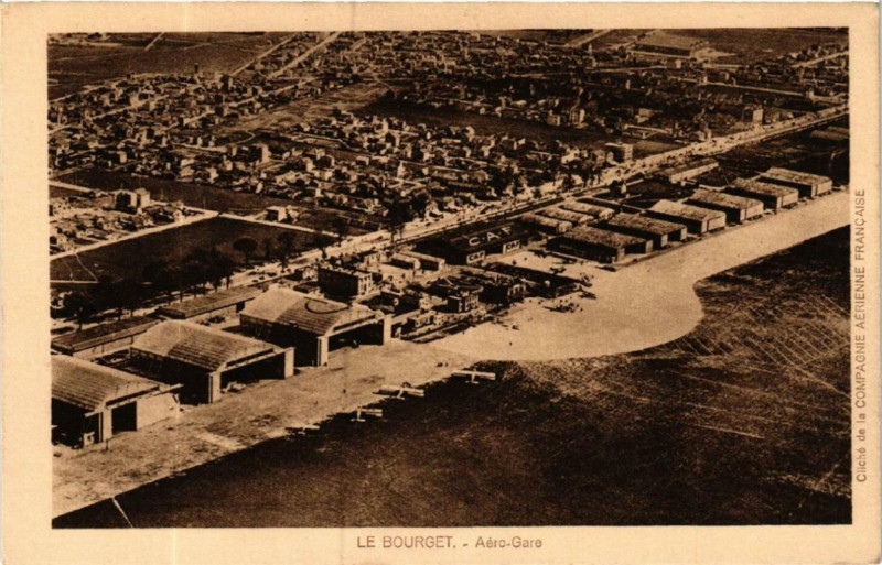 Carte postale ancienne Le Bourget Aero-Gare au Bourget