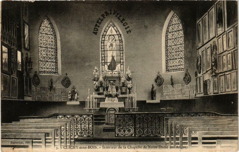 Carte postale ancienne Clichy-sous-Bois Interieur de la Chapelle de N.-D. des Anges à Clichy-sous-Bois