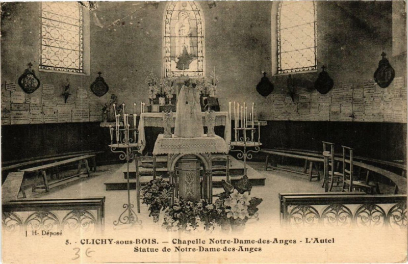 Carte postale ancienne Clichy-sous-Bois Chapelle N.-D. des Anges L'Autel à Clichy-sous-Bois