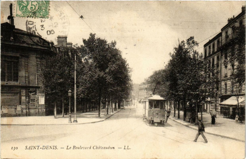 Carte postale ancienne Saint-Denis Le Boulevard Chateaudun. à Saint-Denis