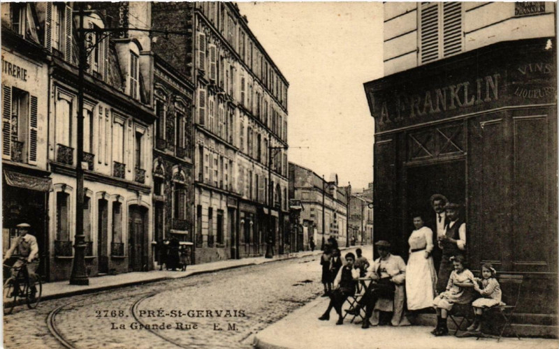 Carte postale ancienne Pre-Saint-Gervais La Grande Rue.