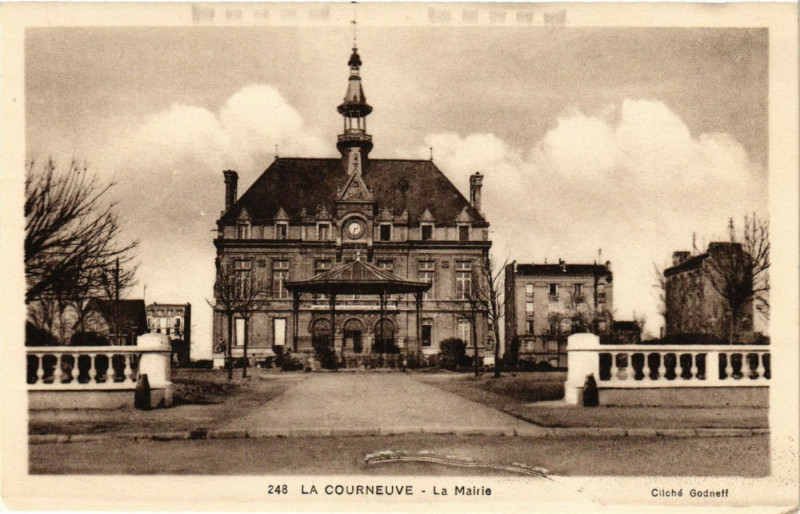Carte postale ancienne La Cournevue - La Mairie