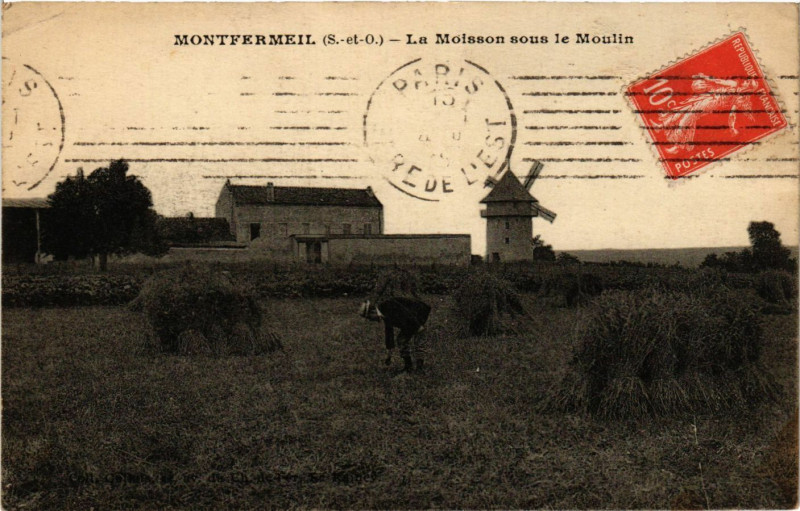Carte postale ancienne Montfermeil (S.-et-O.) -La Moisson sous le Moulin à Montfermeil