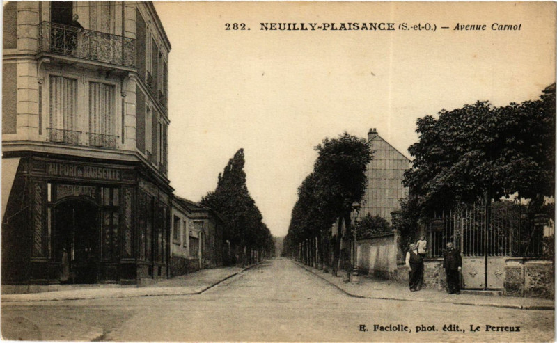 Carte postale ancienne Neuilly-Plaisance (S.-et-O.) - Avenue Carnot à Neuilly-Plaisance