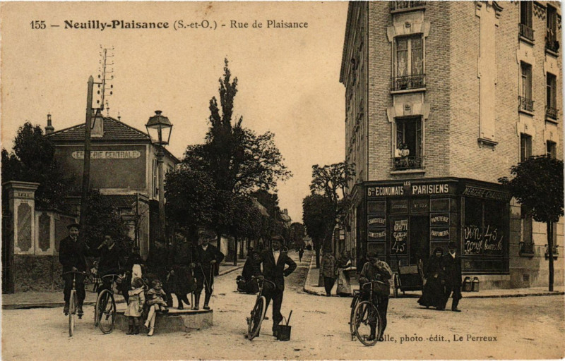 Carte postale ancienne Neuilly-Plaisance (S.-et-O.) - Rue de Plaisance à Neuilly-Plaisance
