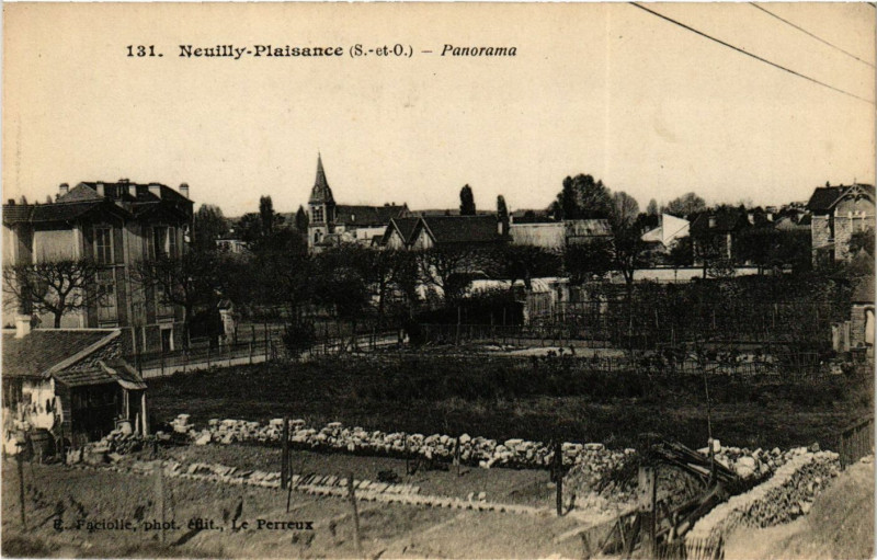 Carte postale ancienne Neuilly-Plaisance (S.-et-O.)- Panorama à Neuilly-Plaisance