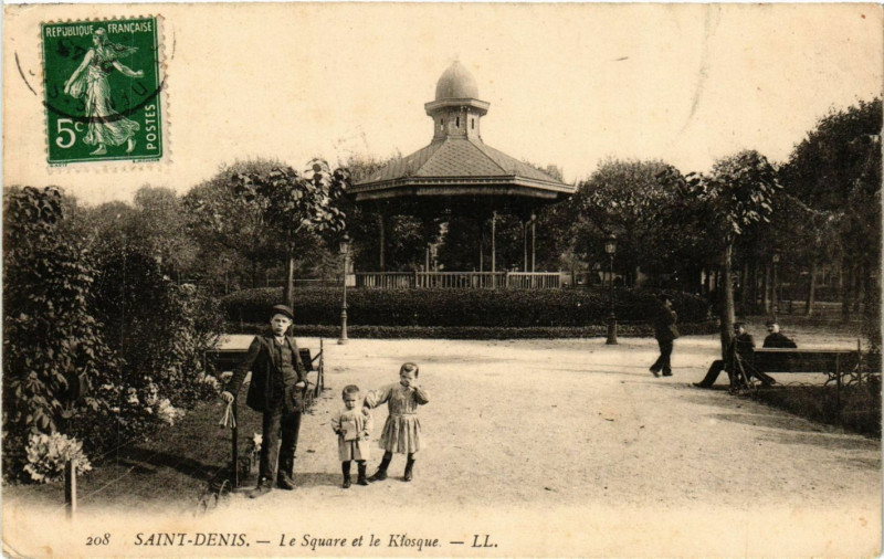 Carte postale ancienne Saint-Denis - Le Square et le Kiosque à Saint-Denis
