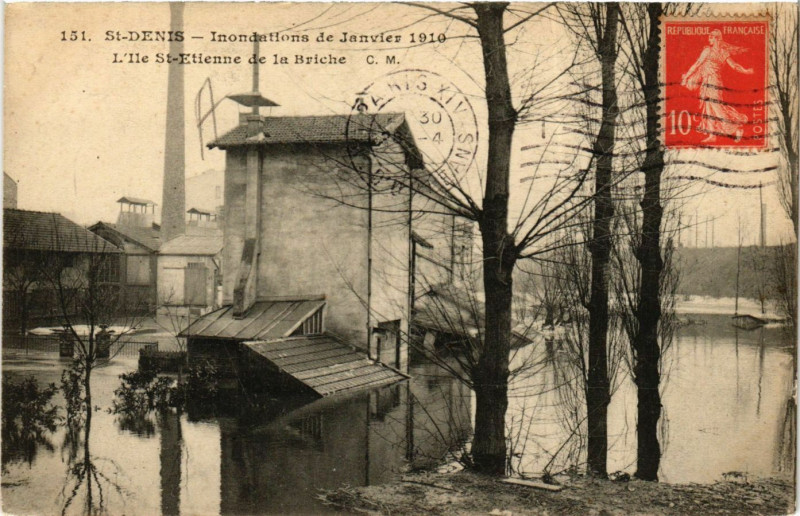 Carte postale ancienne Saint-Denis-Inondations de Janvier 1910 -L'Ile Saint-Etienne de la Briche à Saint-Denis