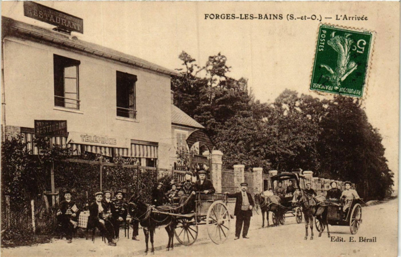 Carte postale ancienne Forges-les-Bains l'Arrivée à Forges-les-Bains