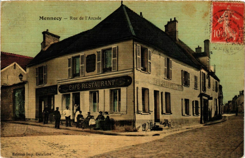 Carte postale ancienne Mennecy Rue de l'Arcade à Mennecy