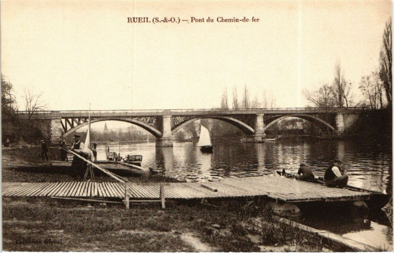 Carte postale ancienne Rueil - Pont du Chemin-de-fer