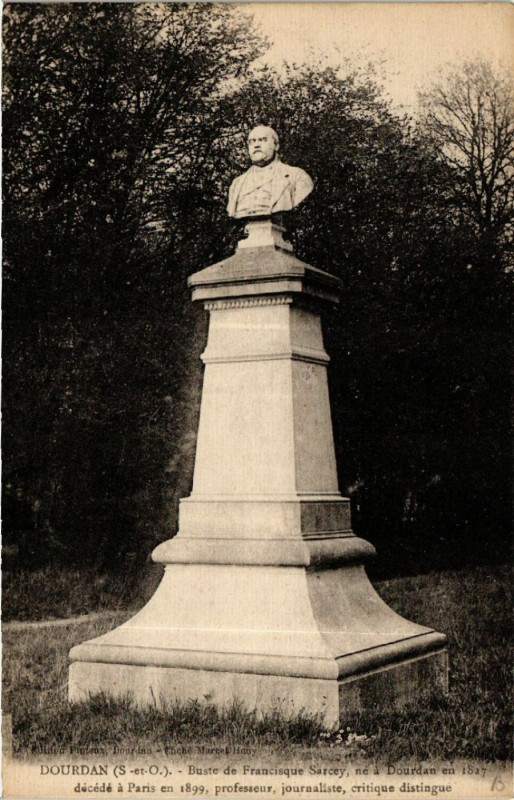 Carte postale ancienne Dourdan - Buste de Francisque Sarcey à Dourdan