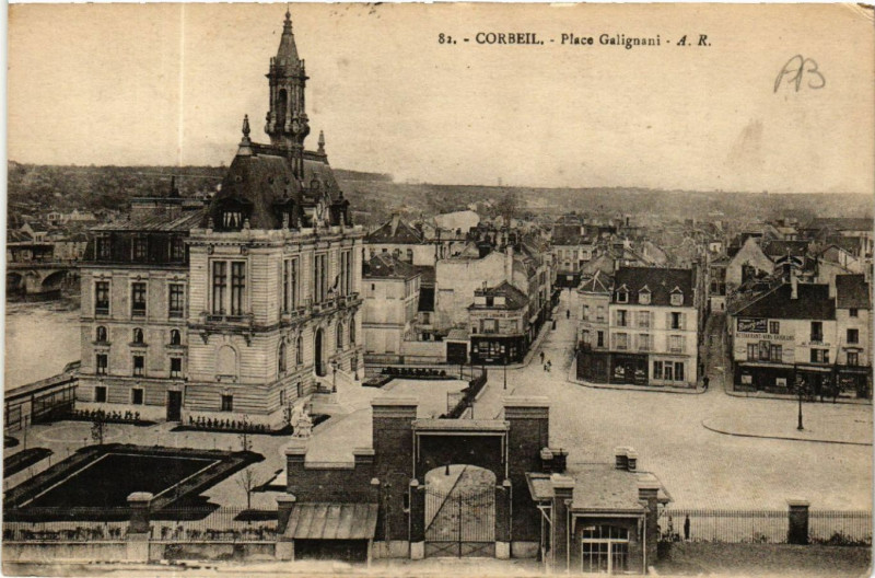 Carte postale ancienne Corbeil - Place Galignani