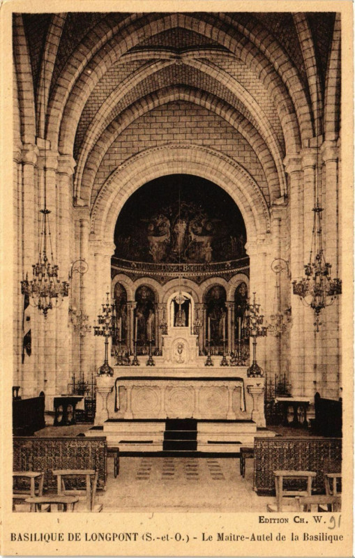 Carte postale ancienne Longpont - Basilique - Le Maitre-Autel de la Basilique