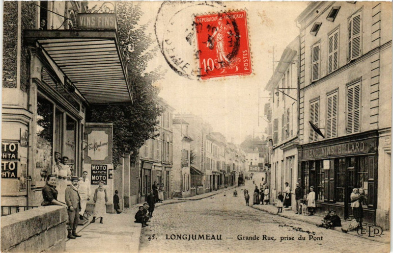 Carte postale ancienne Longjumeau - Grande Rue - prise du Pont à Longjumeau