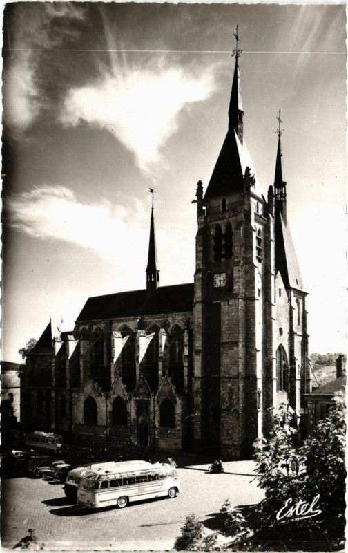 Carte postale ancienne Dourdan - L'Eglise Saint-Germain à Dourdan