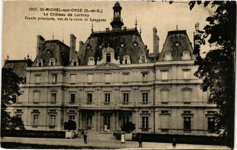 Carte postale ancienne Le Château de Lormoy - Façade principale, vue de la route de Longpont à Longpont-sur-Orge