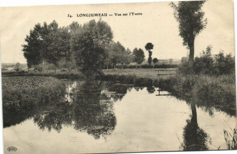 Carte postale ancienne Longjumeau - Vue sur l'Yvette à Longjumeau
