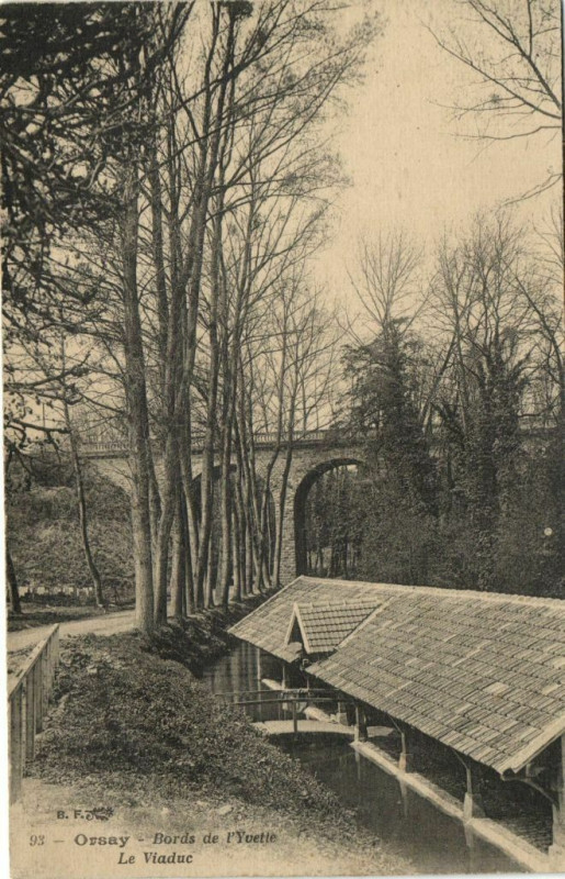 Carte postale ancienne Orsay - Bords de l'Ynette - Le Viaduc à Orsay