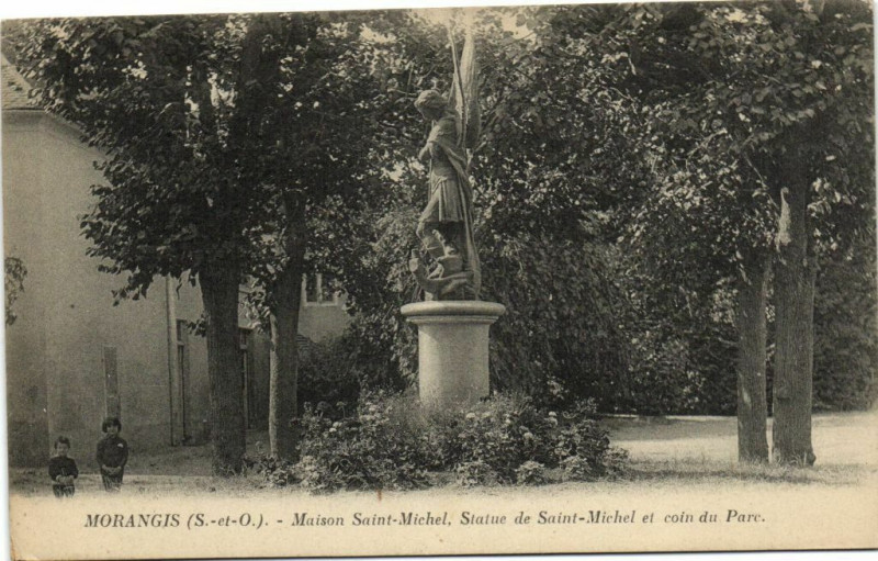 Carte postale ancienne Morangis (S.-et-O.) - Maison Saint-Michel Statue de Saint-.... à Morangis