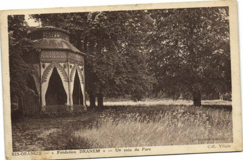 Carte postale ancienne Ris Orangis-Un coin du Parc à Ris-Orangis