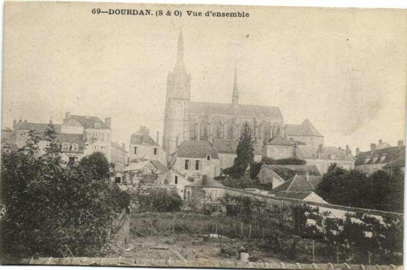 Carte postale ancienne Dourdan-Vue d'ensemble à Dourdan