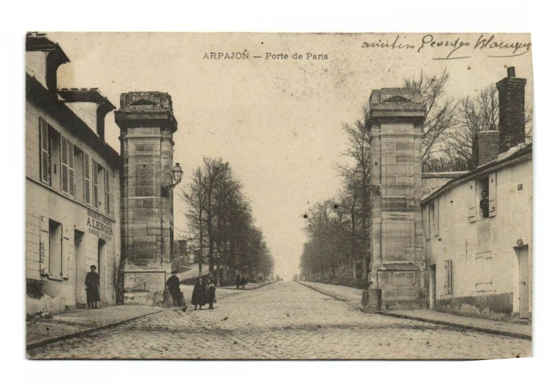 Carte postale ancienne Porte de Paris à Arpajon