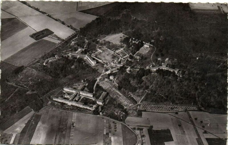 Carte postale ancienne Sanatorium De Bligny à Igny