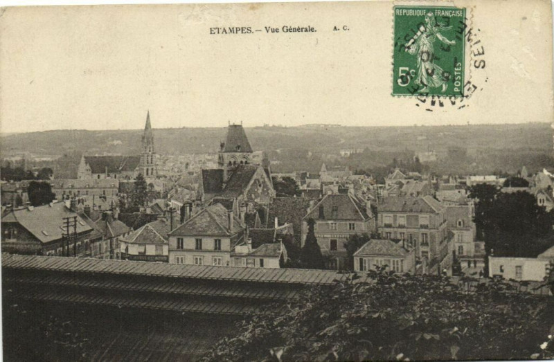 Carte postale ancienne Etampes-Vue Générale à Étampes