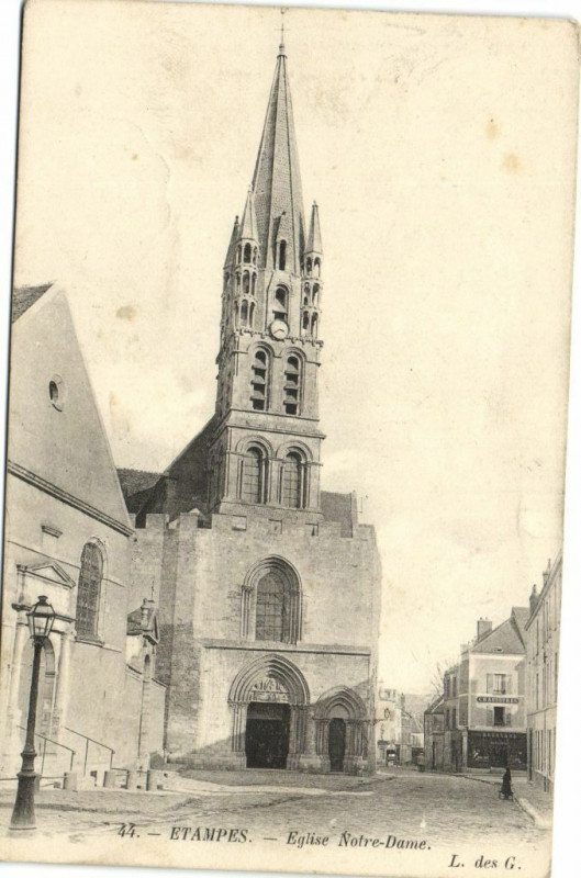 Carte postale ancienne Etampes-Eglise Notre Dame à Étampes
