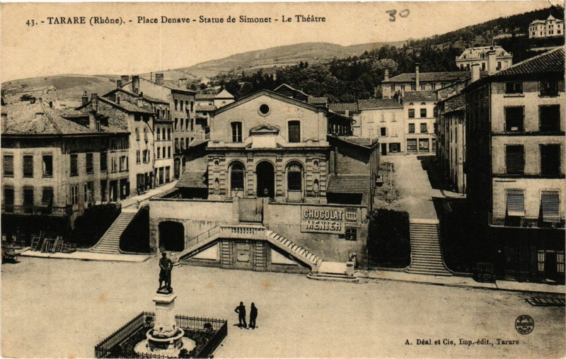 Carte postale ancienne Tarare - Place Denave - Stetue de Simonet - Le Théatre à Tarare