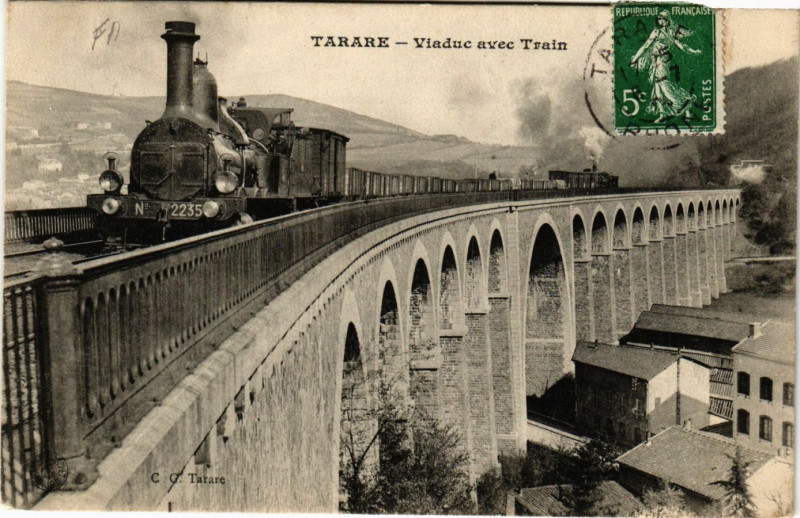 Carte postale ancienne Tarare - Viaduc avec Train à Tarare