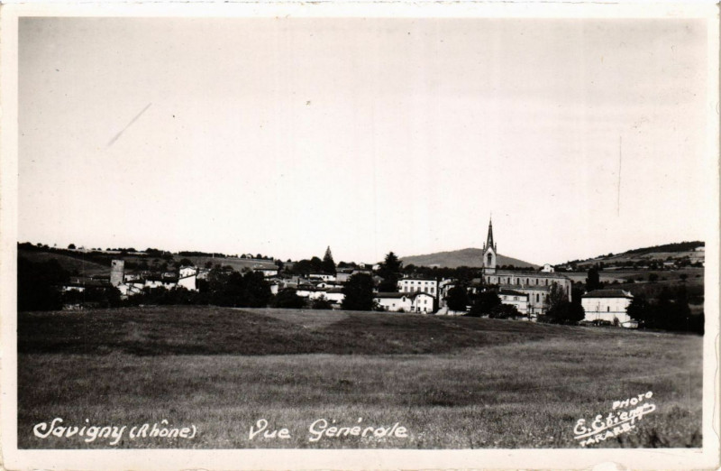 Carte postale ancienne Savigny - Vue générale à Savigny