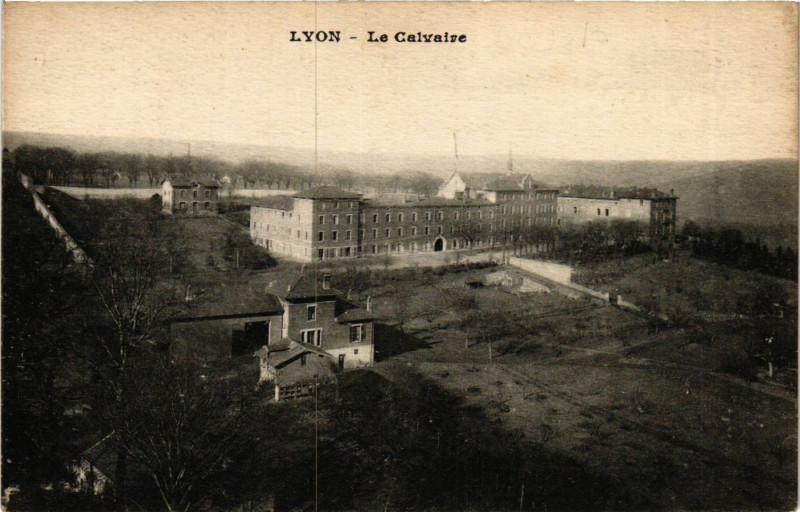 Carte postale ancienne Lyon - Le Calvaire à Lyon