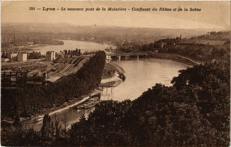 Carte postale ancienne Lyon - Le Nouveau Pont de La Mulatiere à Lyon