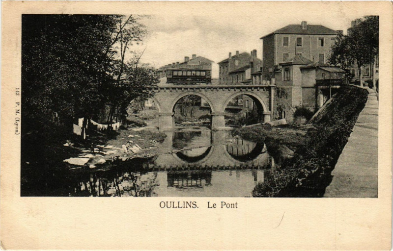 Carte postale ancienne Oullins - Le Pont à Oullins