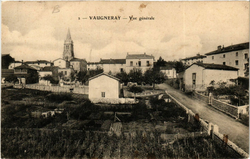 Carte postale ancienne Vaugneray - Vue générale à Vaugneray