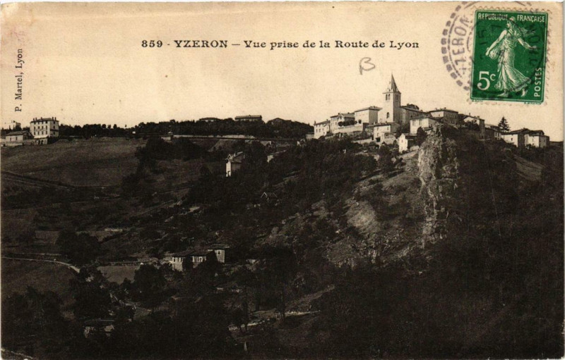 Carte postale ancienne Ytzeron Vue prise de la Route de Lyon à Lyon