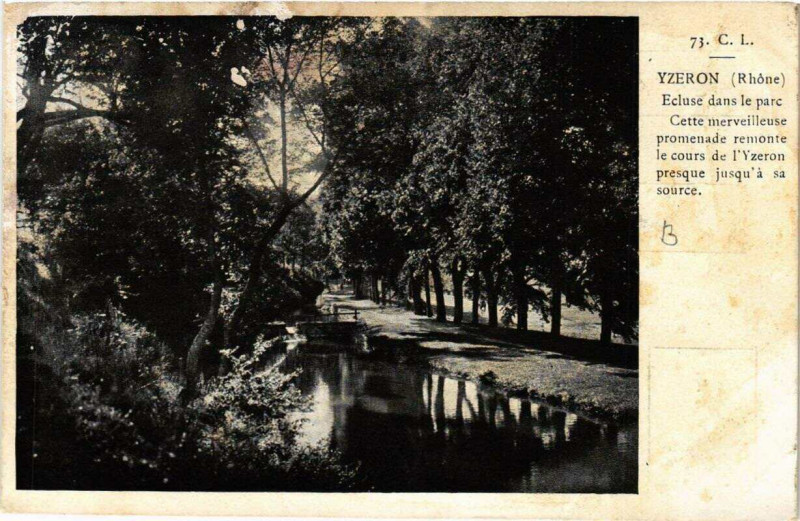 Carte postale ancienne Ytzeron Ecluse dans le parc