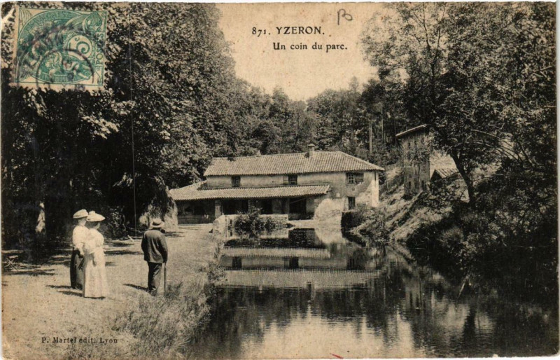 Carte postale ancienne Ytzeron Un coin du parc
