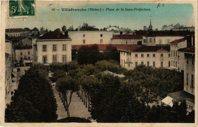 Carte postale ancienne Villefranche Place de la Sous-Prefecture