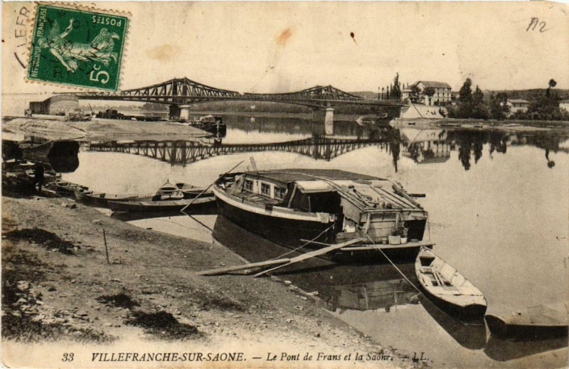 Carte postale ancienne Villefranche-sur-Saone Le Pont de Frans et la Saone à Villefranche-sur-Saône
