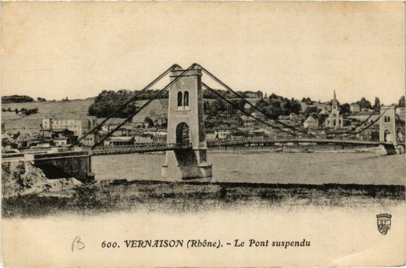 Carte postale ancienne Vernaison Le Pont suspendu à Vernaison