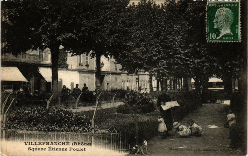 Carte postale ancienne Villefranche Square Etienne Poulet