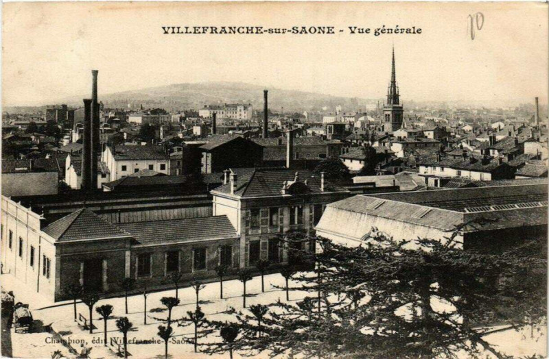 Carte postale ancienne Villefranche-sur-Saone Vue générale à Villefranche-sur-Saône