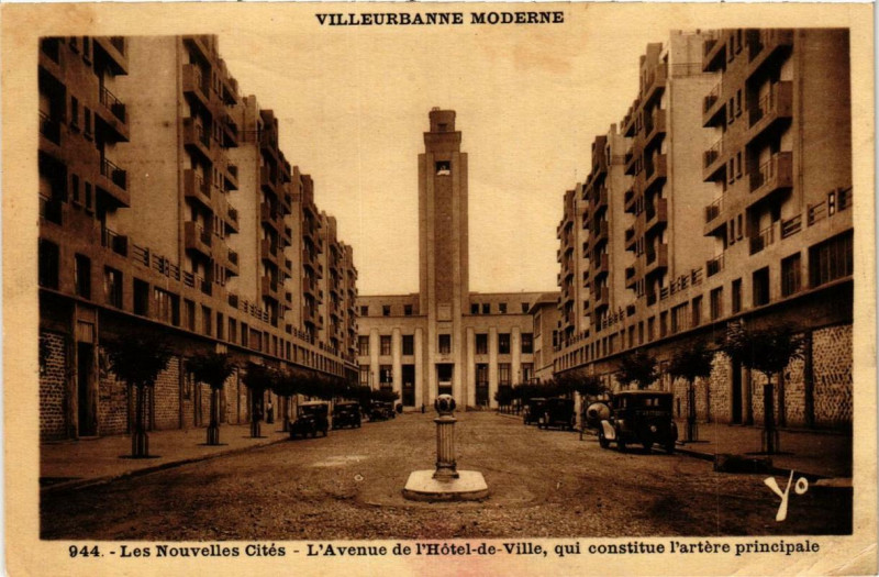 Carte postale ancienne Villeurbanne moderne Les Nouvelles Cites - L'Avenue de l'Hotel-de à Villeurbanne