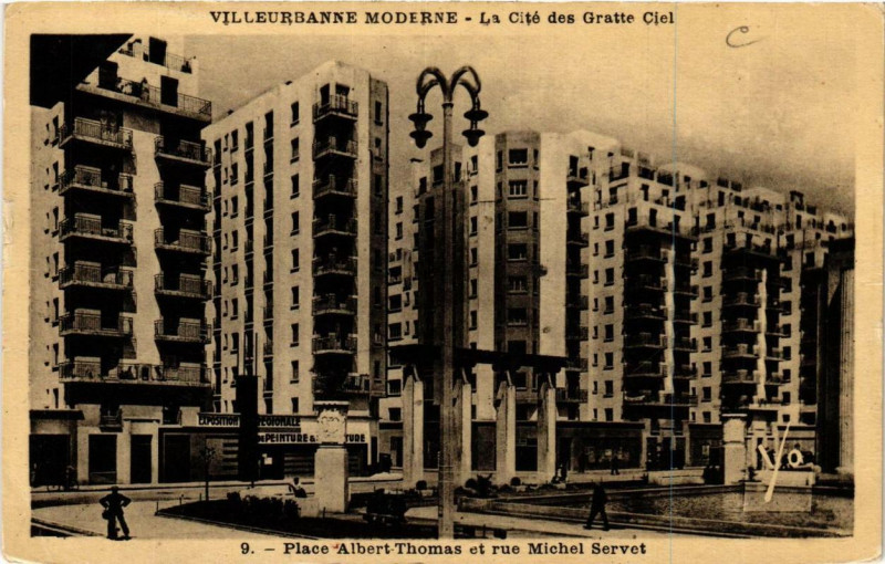 Carte postale ancienne Villeurbanne Place Albert Thomas et rue Michel Servet à Villeurbanne