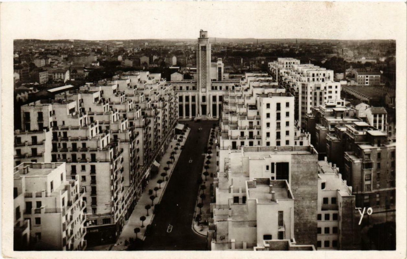 Carte postale ancienne Villeurbanne Vue d'ensemble de la Cite des Gratte-Ciel à Villeurbanne